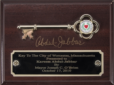2010 Kareem Abdul-Jabbar Signed Key To The City Of Worcester, MA Presented By Mayor Joseph C. OBrien (Abdul-Jabbar LOA)